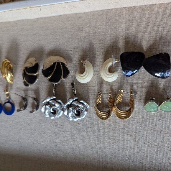 Vintage to New Lot of 9 Pair Earrings Gold Tone Dead Stock Late 80's - Picture 2 of 5